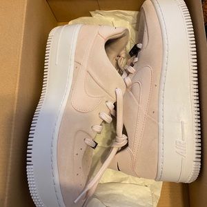 Nike women’s Air Force 1 sage low pale suede pink